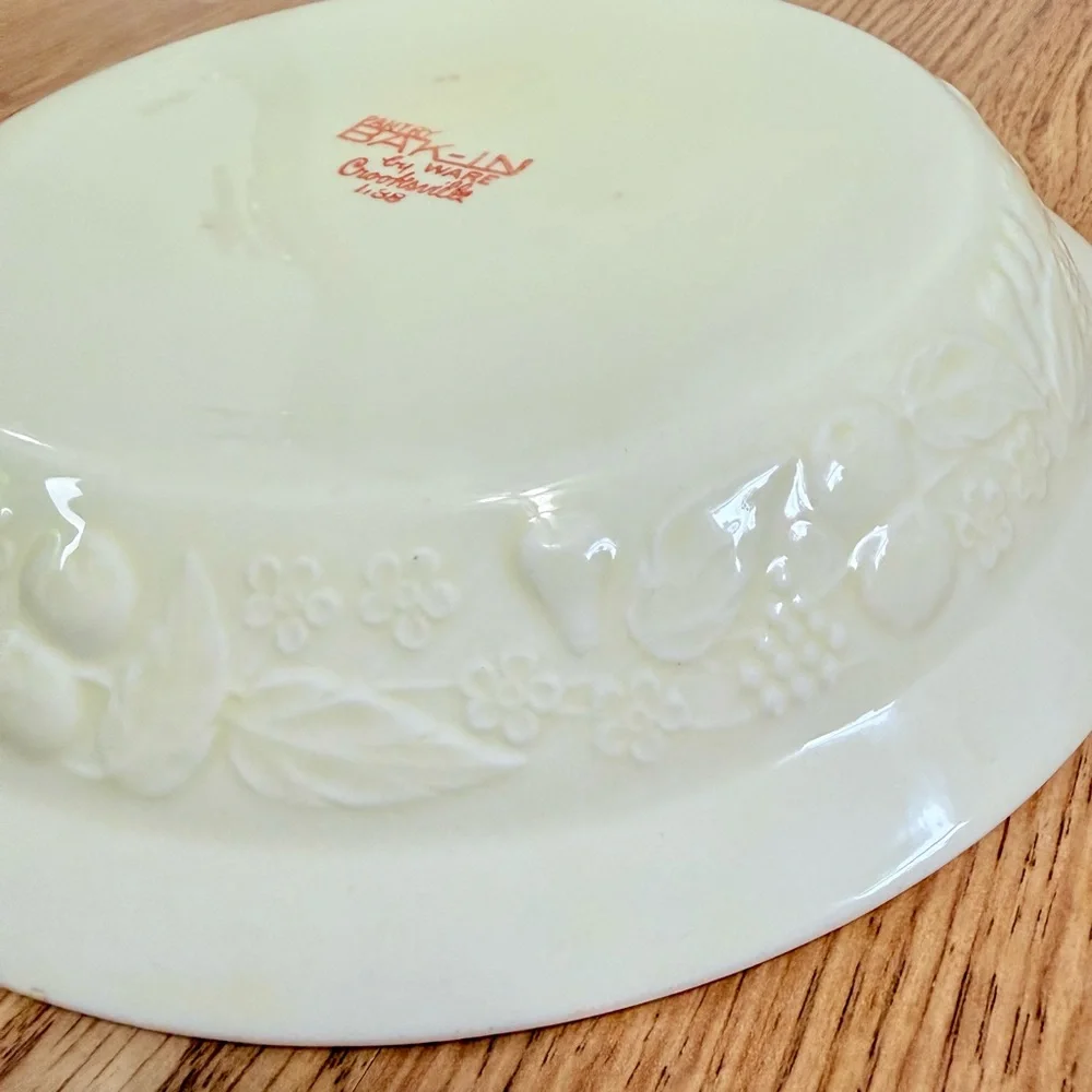 Circa 1944 Pantry Bak-In 10” Floral Pie Plate 22K gold trim by Crooksville